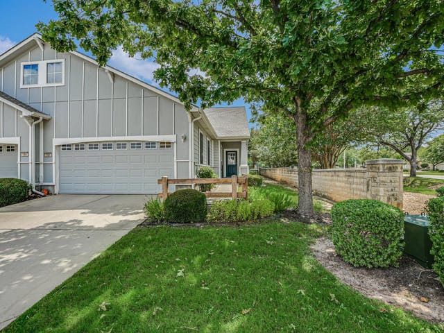 102 Portsmouth DR