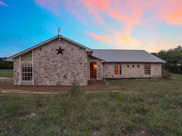 102 Rocky Creek Rd