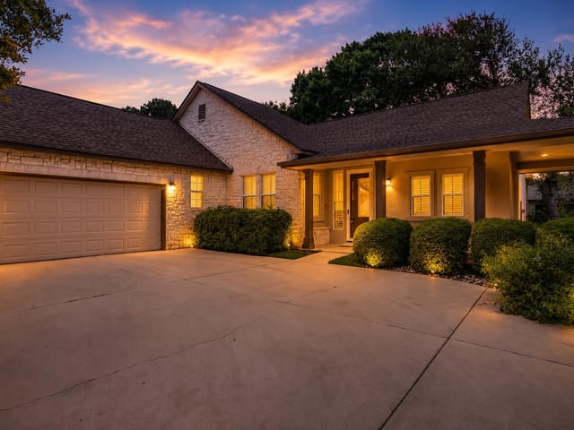 102 Wild Rose DR