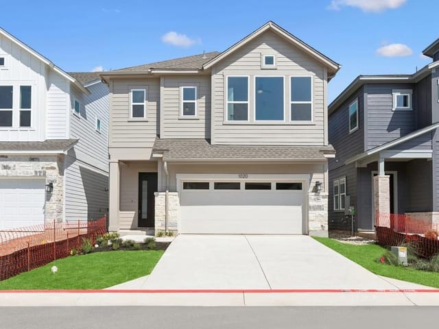1020 Lucinda Williams DR