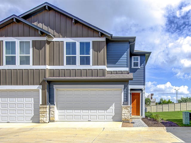 1020  Vista View Dr  #302