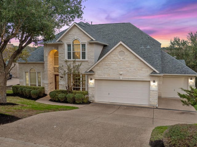 10201 Dianella LN