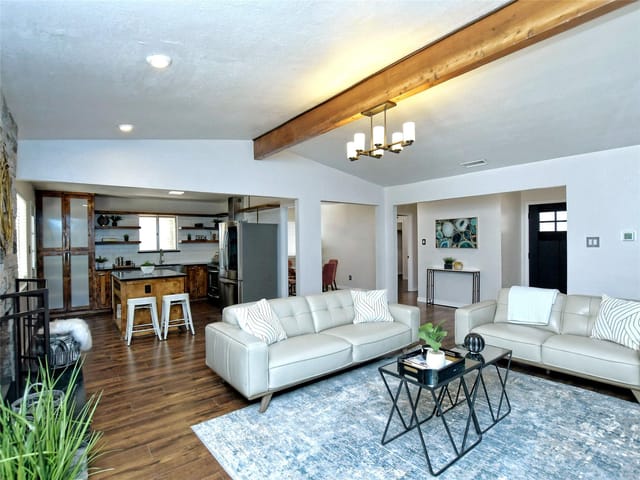 10201 Rutland Village East
