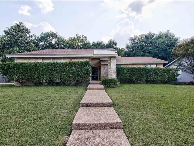 10201 Woodland Village Dr