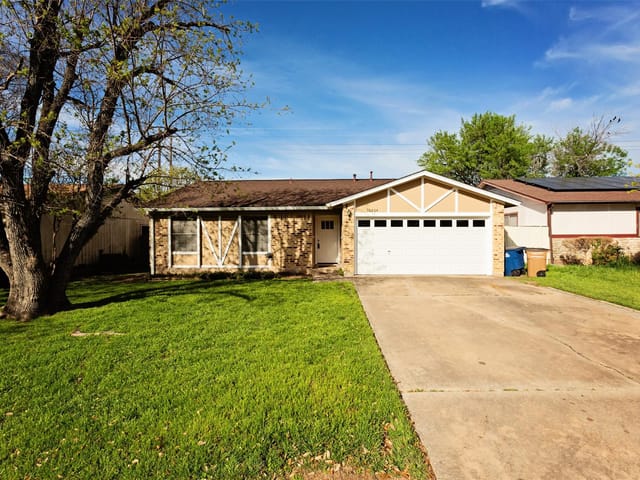 10204 Annie Oakley Trl