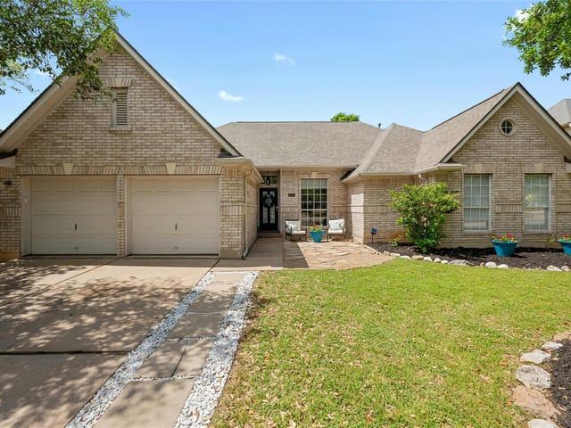 10204 Wolftrap Dr