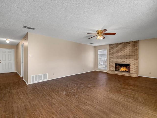 10207 Ray Ave