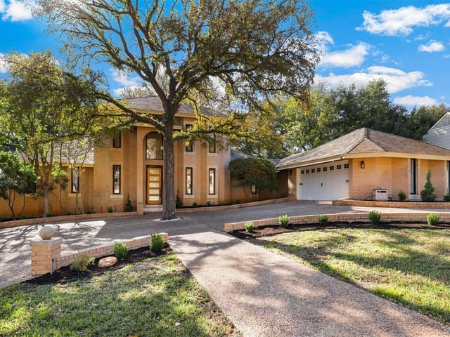 10209 La Costa Dr