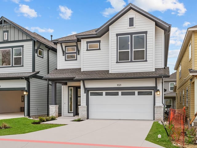 1021 Lucinda Williams DR