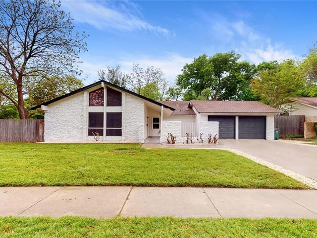 1021 Quail Park Dr