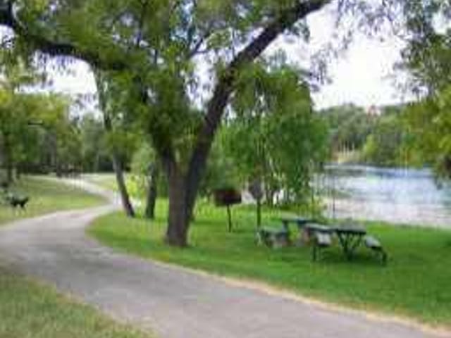 10213 Twin Lake LOOP