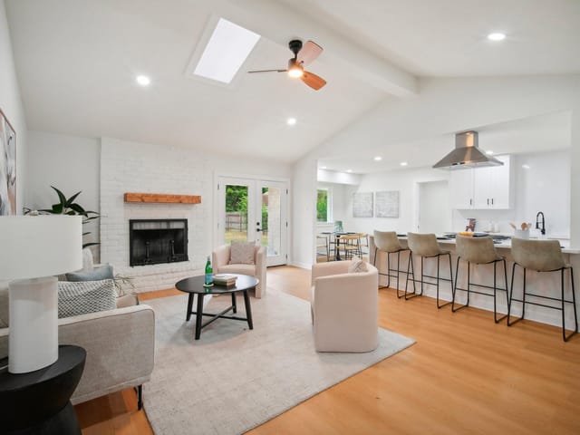 10219 W Rutland Vlg