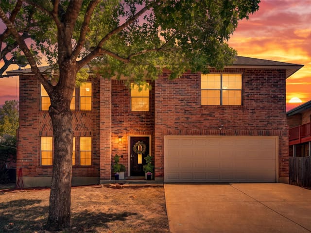 1022 Silverstone LN