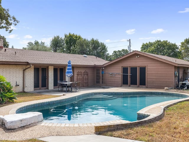 1027 Shady Cir