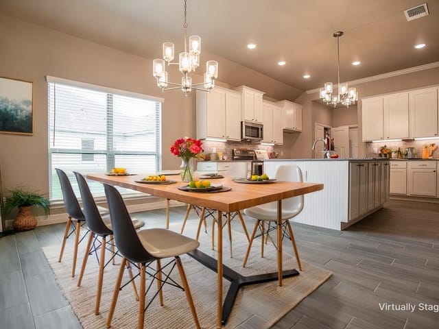 1027 Winchester DR