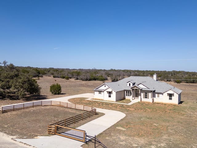 103 Buck Rabbit RD