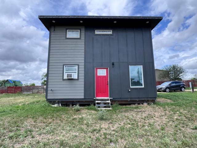 103 Crystal Cliffs DR
