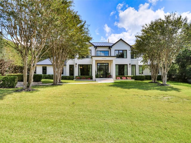 103 Las Lomas DR