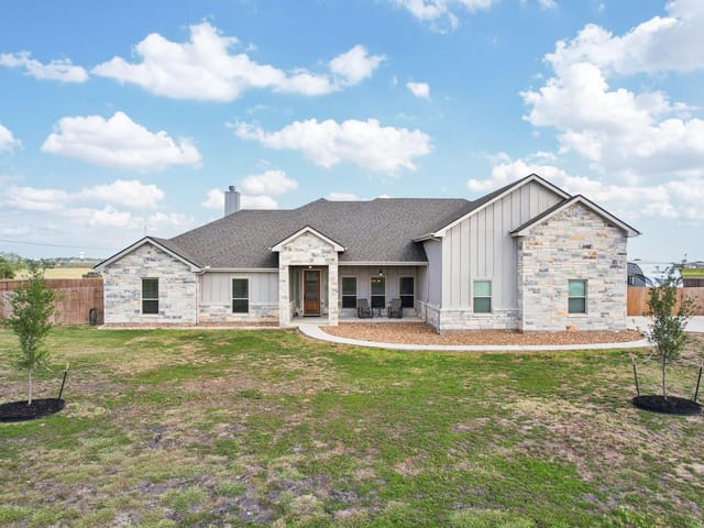 103 RUSTIC WOODS