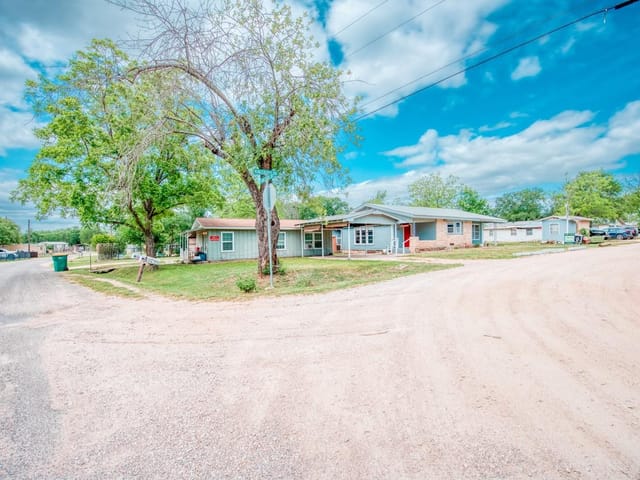 1030 Kingsriver Dr