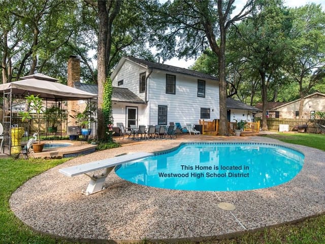 10302 Mourning Dove Dr
