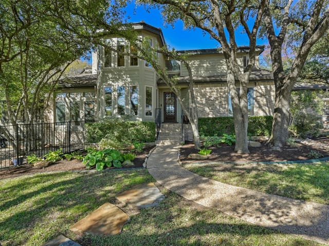 10302 Rising Hills Cir