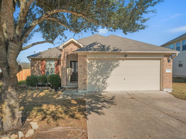 10304 Lone Pine LN