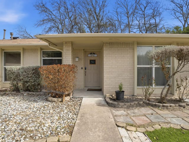 10305 Golden Quail Dr