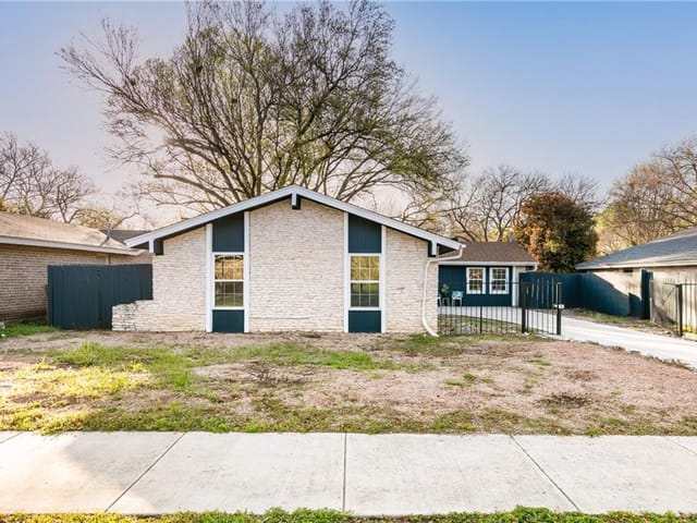10305 Leaning Willow Dr