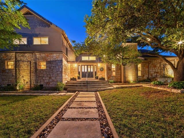 10306 Sausalito Dr