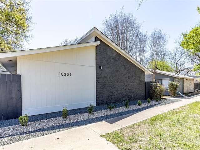 10309 Burmaster LN, photo 1 of 21, Austin, TX