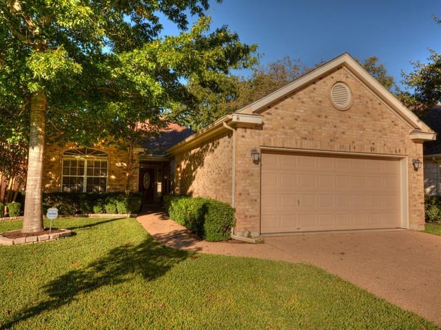 10320 Shinnecock Hills Dr