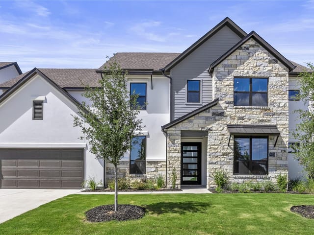 104 Chantilly Way