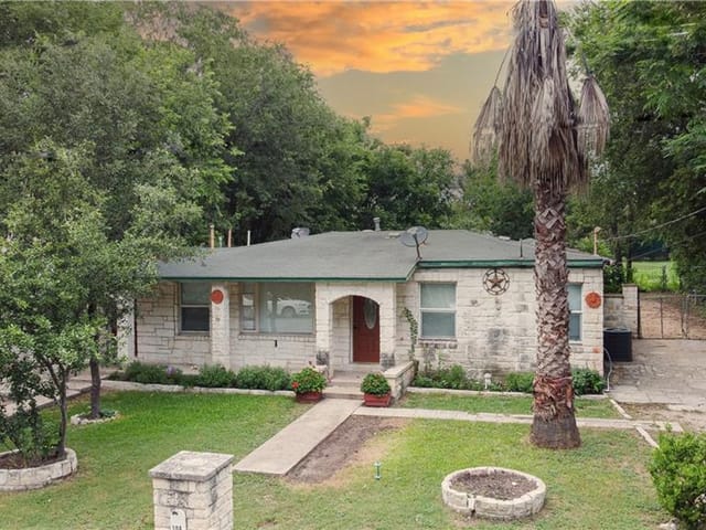 104 FLORENCE Dr