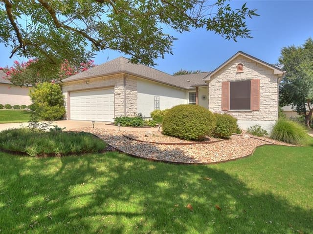 104 Hollyberry LN