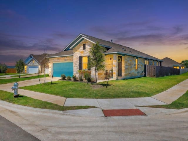 104 Ladolia LN