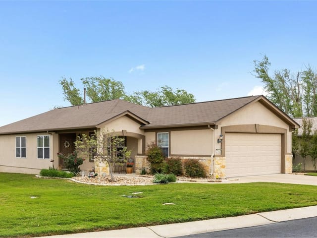 104 Monument Hill Trl