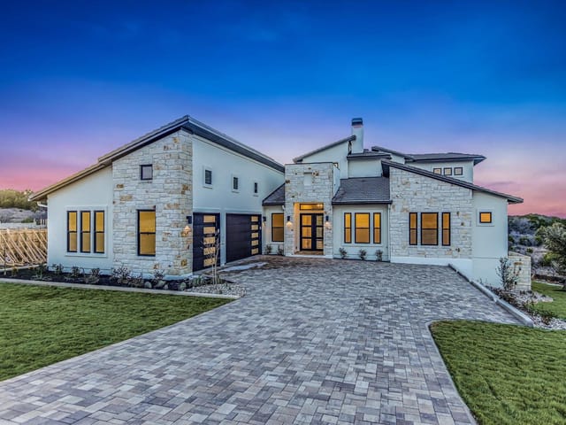 104 Nattie Woods Dr