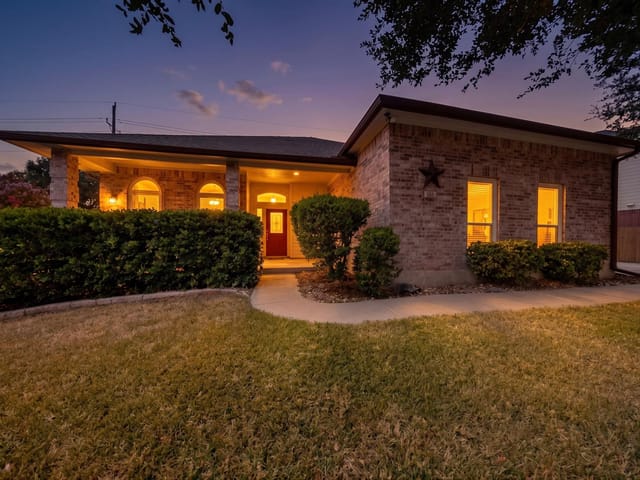 104 River Park LN