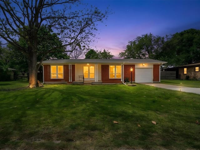 104 S Meadow Dr