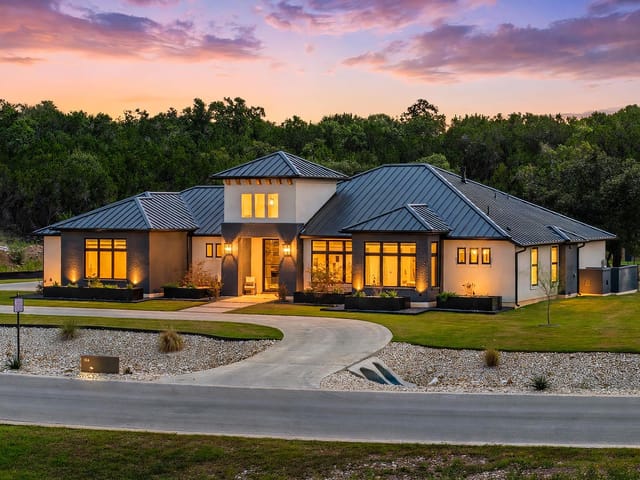 104 Sunridge CV