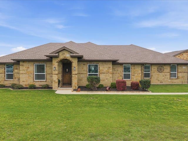 104 W Vienna DR