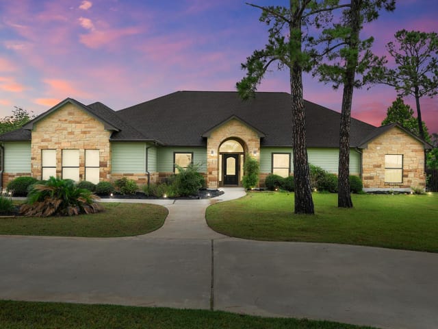 104 Woodland CT