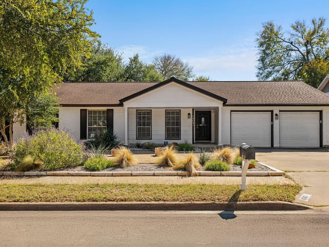 10401 Mourning Dove Dr