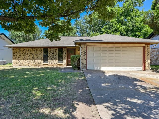 10404 Leaning Willow Dr