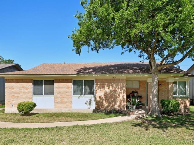 10406 Little Pebble Dr