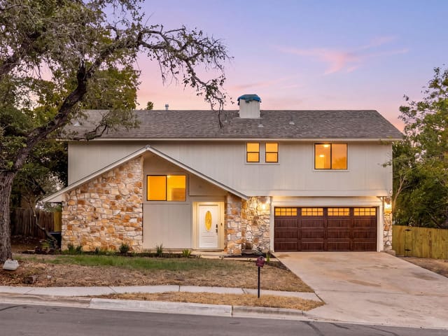 10408 Timbercrest LN