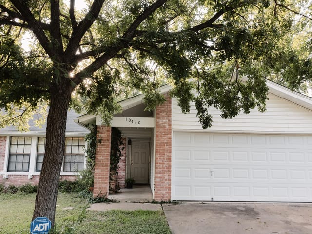 10410 Leaning Willow DR