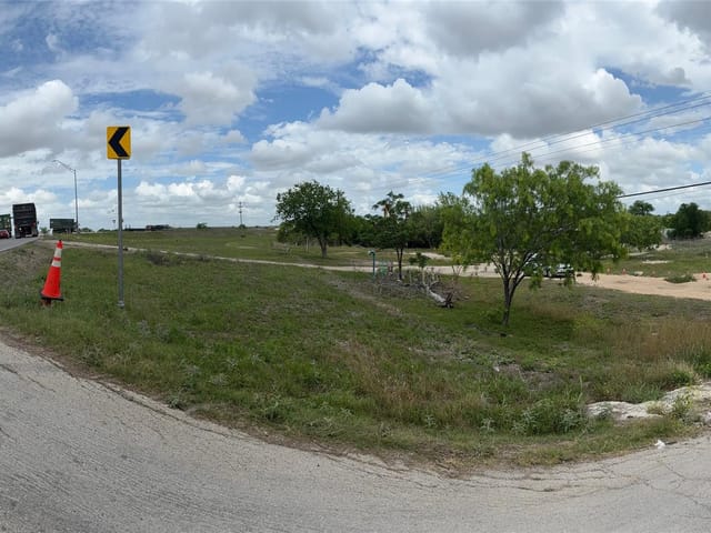 10412 Highway Fm 812 Hwy