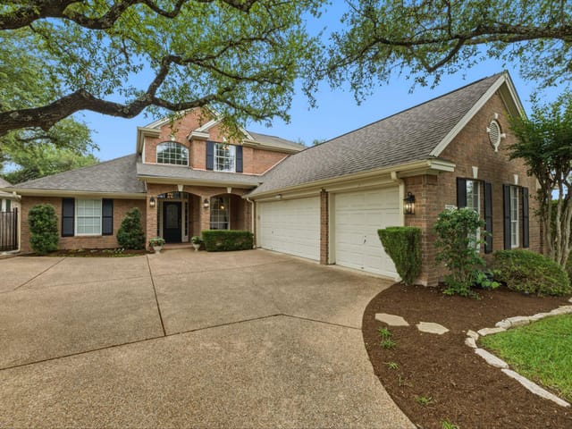 10417 Peonia CT